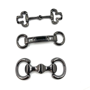 حذاء حريمي ذو قوس أسود مزين بأحذية زفاف معدنية أنيقة مزينة بإبزيم - Product Image 2