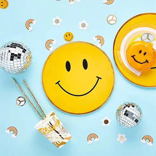 Usa e getta Peace Love Party decoration Kid Birthday Paper Plate Cup tovagliolo faccina sorridente Set di forniture per feste a tema arcobaleno