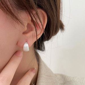 Boucles d'oreilles en argent sterling 925 en forme de goutte d'eau pour femmes, bijoux minimalistes à porter au quotidien - Product Image 1