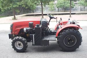 Tracteur agricole compact 50 CV 4x4 à bande de roulement étroite pour vignobles et vergers - Product Image 3