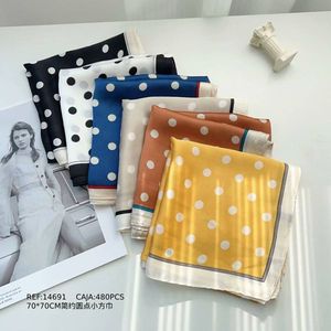 Foulard Quadrato a Pois Semplice 70x70cm, Fazzoletto di Seta alla Moda con Motivo a Pois, Accessorio Femminile - Product Image 1