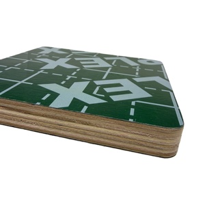 Panneau de contreplaqué filmé PVC vert 18 mm 4*8 pieds, contreplaqué stratifié 12 mm pour la <span class=keywords><strong>construction</strong></span> en <span class=keywords><strong>bois</strong></span> et les panneaux en béton - Product Image 1