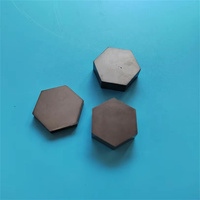 Plaque isolante en carbure de silicium, protection du corps, plaque hexagonale en céramique SiC noire