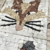 Mosaïques de marbre en pierre naturelle moderne conçues sur mesure Carreaux colorés à motifs multiples Salle de bains antibactérienne résistante aux acides