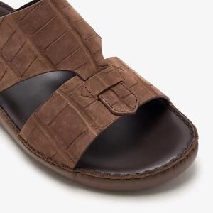 Sandales arabes de qualité supérieure personnalisées SHIKOL, pantoufles en cuir naturel gaufré pour hommes, chaussures de luxe pour le camping dans le désert, chaussures de ville - Product Image 4