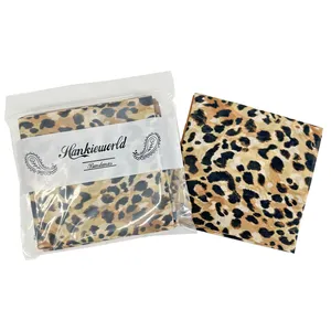 Sciarpa quadrata con stampa leopardata all'ingrosso con Design personalizzato con stampa digitale per capelli estivi alla moda di prodotti quadrati
