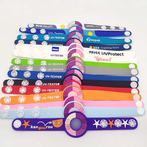 Tùy Chỉnh Thiết Kế Có Thể Điều Chỉnh UV Thay Đổi Màu Sắc Tester Silicone Vòng Đeo Tay Tia Cực Tím Mặt Trời Nhạy Cảm Cao Su Dây Đeo Cổ Tay Với Nút - Product Image 4