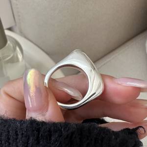 S925 Sterling Silver Square Texture Ring Style Coréen À La Mode Simple Rétro Design Incrusté Anneau-Vente En Gros - Product Image 4