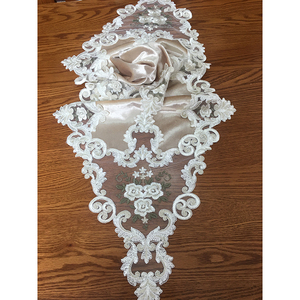 Ensemble de 16 chemins de <span class=keywords><strong>table</strong></span> brodés en polyester/<span class=keywords><strong>coton</strong></span> tricoté pour mariage - Product Image 3