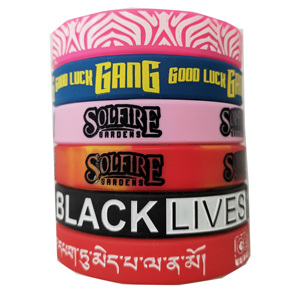 Meistverkaufte Fabrik-Anpassbare Logo-Gummiarmbänder mit Botschaft oder Logo Umweltfreundliches Silikon-Gummiarmband - Product Image 4