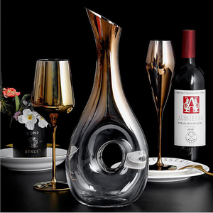 <span class=keywords><strong>Carafe</strong></span> à vin en verre plaqué or soufflé à la bouche faite à la main <span class=keywords><strong>Carafe</strong></span> à vin en verre argenté <span class=keywords><strong>Carafe</strong></span> à vin en or rose avec un trou comme poignée - Product Image 1