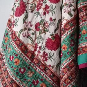 Vente en gros de literie personnalisée 100% coton Jaipuri Razai Quilt Hand Block Print Couverture de luxe de qualité supérieure faite à la main pour un usage domestique - Product Image 2