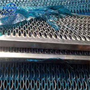 Plateforme de passage en aluminium perforée à motif crocodile, marches antidérapantes en métal, grilles de sécurité pour escaliers - Product Image 1