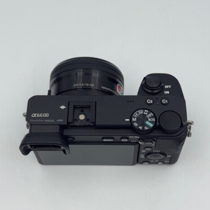 Appareil photo hybride <span class=keywords><strong>Sony</strong></span> <span class=keywords><strong>A6600</strong></span> d'occasion avec objectif 16-50, écran tactile, 24MP, vidéo 4K, état A+ - Product Image 4