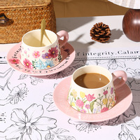 Ensemble tasse et soucoupe à café en céramique au design floral français classique, style vintage de luxe léger, cadeau exquis pour banquets, boîte couleur