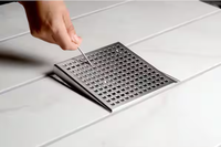 Drain de sol carré en acier inoxydable SUS304 argenté avec grille de couverture amovible pour salle de bain