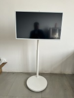 Monitor Táctil LED de 32 Pulgadas y 1080P con Soporte Móvil, Portátil para Uso Comercial (Publicidad y Señalización)