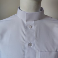 Robes islamiques de style saoudien pour hommes, thobe traditionnel arabe de haute qualité, couleur unie simple, vêtements pour l'Aïd al-Fitr, en stock