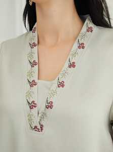 Robe élégante pour femme Zifeng OEM, style moyen-oriental, en polyester, col en V, imprimée, à franges, manches longues, certifiée CE - Product Image 6