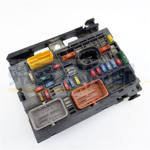 Boîte à fusibles Peugeot Citroën 9664706380 Remplacement d'origine pour 408 308 3008 2008 C5 - Product Image 1