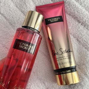 น้ำหอมผู้หญิงกลิ่นหอมติดทนนาน ขายดี น้ำหอมแท้ <span class=keywords><strong>Victoria</strong></span> <span class=keywords><strong>Secret</strong></span> ชุดสเปรย์ฉีดตัวและโลชั่นสำหรับผู้หญิง - Product Image 1