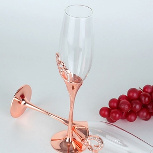 Vente de gros Flûtes romantiques en forme de cœur pour mariage et verres à <span class=keywords><strong>champagne</strong></span> en métal Verre à <span class=keywords><strong>champagne</strong></span> en acier inoxydable - Product Image 6
