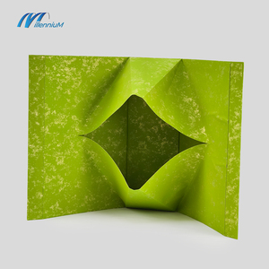 Caja de regalo de papel rígido plegable de lujo impresa FSC caja de perfume triangular <span class=keywords><strong>dulce</strong></span> caja magnética con papel artesanal - Product Image 1