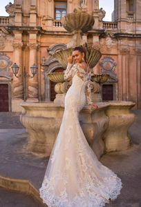 NDB10879 Abito da Sposa a Sirena Sexy con Strascico Staccabile, Ultimo Modello con Spalle Scoperte, Maniche Lunghe in Pizzo e Chiusura Posteriore con Bottoni - Product Image 2