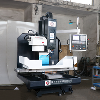 Machine de fraisage CNC verticale universelle à 3 axes de haute précision XK7126 avec système de contrôle GSK, broche BT40, broche simple