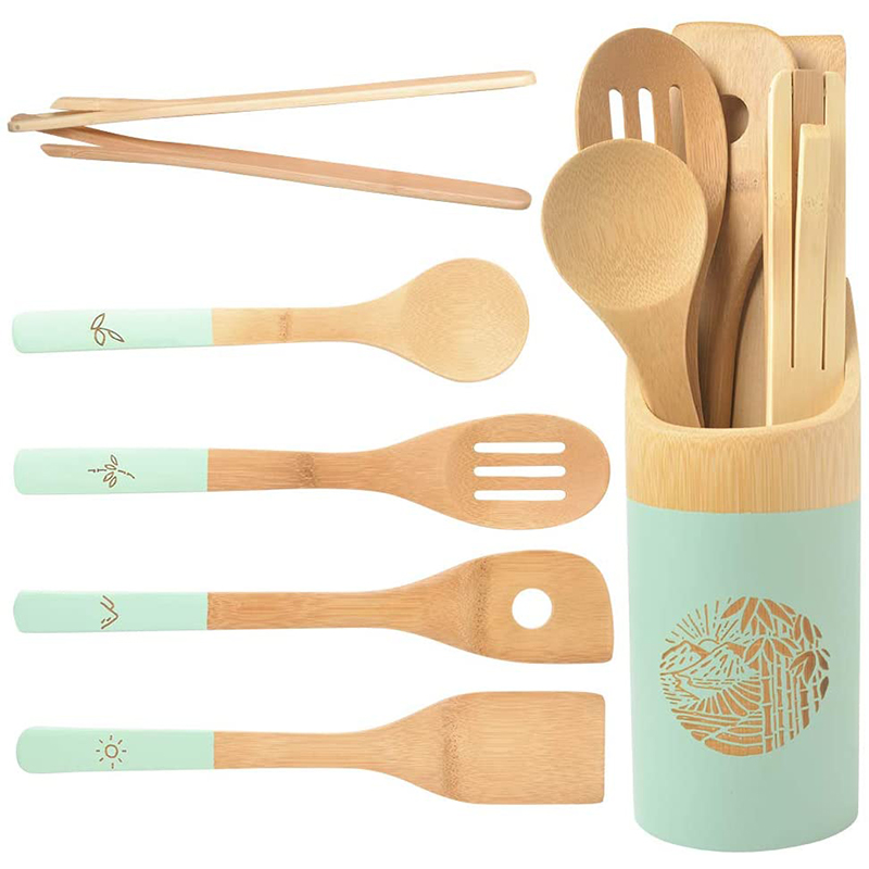 Набор из 6 предметов бамбуковых кухонных принадлежностей. Набор бамбуковых кухонных гаджетов, включая ложку, шпатель и щипцы для салата и контейнер.