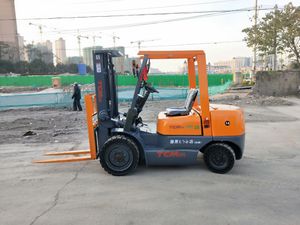 Chariot élévateur diesel <span class=keywords><strong>TCM</strong></span> d'occasion de 3,5 tonnes pour le transport en entrepôt, machines de terrassement pour la construction d'ingénierie - Product Image 1