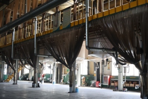 Pintura Epóxica Antideslizante para Pisos de Concreto con Arena de Cuarzo de Colores, Revestimiento Epóxico con Efecto Mármol, Pisos de Concreto Líquido con Arena de Colores - Product Image 2