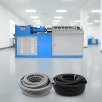Ligne d'extrusion de tuyaux ondulés monocouche en HDPE PVC, machine de fabrication de conduites électriques flexibles avec moule de formage