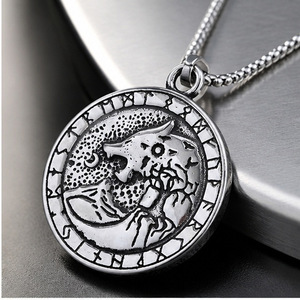 Yunnique – collier avec pendentif tête de loup Viking en acier inoxydable, design animal géométrique, bijoux cadeau unisexe - Product Image 2