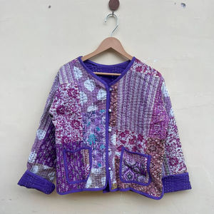 Veste Kantha en patchwork de coton, style décontracté, cousue à la main, écologique, réversible, col en V, fermeture à boutons, pour femmes indiennes, taille régulière - Product Image 1
