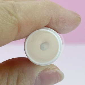 Tubo de Bálsamo Labial Cilíndrico Blanco de 14 ml con Tapa Blanca, Color Personalizado - Product Image 4