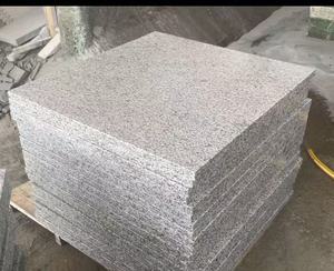 Lastra di Granito Grigio Chiaro Moderno, Fiammata, Martellata, Sabbiata 603 per Applicazioni Esterne - Product Image 1