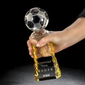 Kleine Brücke Hochwertiger Großhandel Kundenspezifischer Fußball-Kristall-Pokal-Design Sport Fußball Medaille Plakette Geschenk - Product Image 2