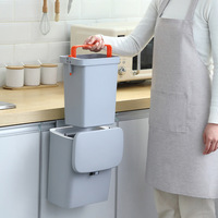 Porte d'armoire domestique Toilette murale Toilette Salon Poubelle de cuisine suspendue avec couvercle