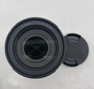 ใช้เลนส์ 16-300 มม. f/3.5-6.7 DC OS Contemporary E — เลนส์มิเรอร์เลสซูม 18.8 เท่าที่เป็นอันดับหนึ่งของโลก  เลนส์เดียวครอบคลุมทุกการใช้งาน สีเทา - Product Image 5