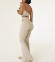Ensemble de vêtements de sport pour femmes avec logo personnalisé, comprenant un haut de sport uni grande taille à dos échancré pour le yoga, l'entraînement, la gym et la course, et un legging évasé taille haute à effet push-up.