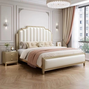 Cama con Estructura de Madera Sólida y Cabecera Tapizada con Diseño de Canales Verticales y Adornos de Tachuelas, para Recámara Principal o Villa - Product Image 3