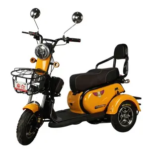 Uso familiare i più popolari tricicli elettrici a tre ruote per seggiolini per bambini a tre posti di vendita caldi