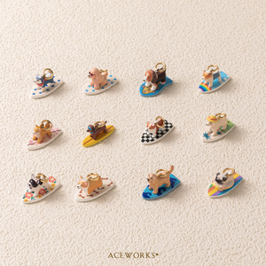 Galería Surf Pup |   Colgantes <span class=keywords><strong>de</strong></span> Perro en Forma <span class=keywords><strong>de</strong></span> Tabla <span class=keywords><strong>de</strong></span> Surf, Esmaltados a Mano, Chapados en Oro <span class=keywords><strong>de</strong></span> 18K, para la Creación <span class=keywords><strong>de</strong></span> Joyería - Product Image 2