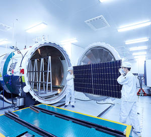 En stock panneau solaire bifacial Hjt n Type Pv 750 w 750 w 740w 705w 700w 600w 24bb Rsm132-8-710 - Product Image 6