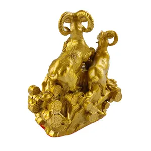 Diseño personalizado de fábrica, decoración de mesa de arte tradicional chino, adornos artesanales de cabra de latón de la fortuna de color dorado
