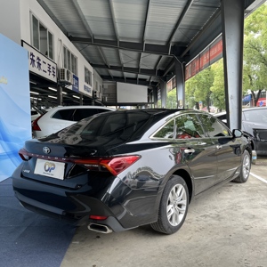 <span class=keywords><strong>Toyota</strong></span> Avalon 3.5L V6 Luxury Sedan 2021 Usata con Guida a Sinistra, Interni in Pelle Premium e Tetto Apribile, Cambio Automatico a 8 Velocità, Basso Chilometraggio - Product Image 4