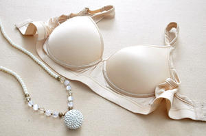 Arin Femmes Super Cool Nude Feel Pure Silk Soutien-Gorge Femmes Confortable Respirant rose Nude 100% Silk Top Light Silk Bra - Product Image 6