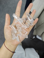 Points de cristal transparents en gros, pierres brutes facettées pour la décoration intérieure, les boutiques de cadeaux et les collections