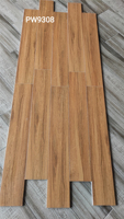 Texture de bois massif, carreaux en céramique, aspect bois, pour la maison